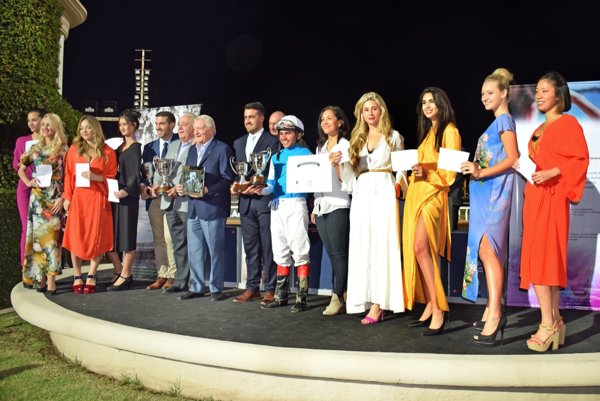 Carrera benéfica de polo — Acercando Naciones